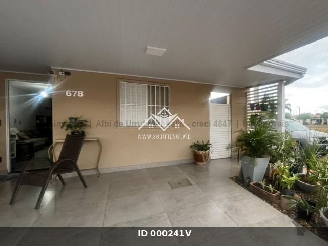 Linda casa em condomínio - toda reformada